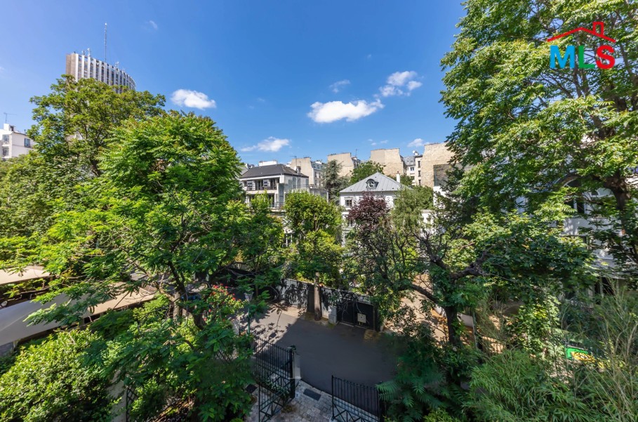CHARMING APARTMENT FOR SALE l TERNES l PARIS 17ème l FRANCE - 126m2