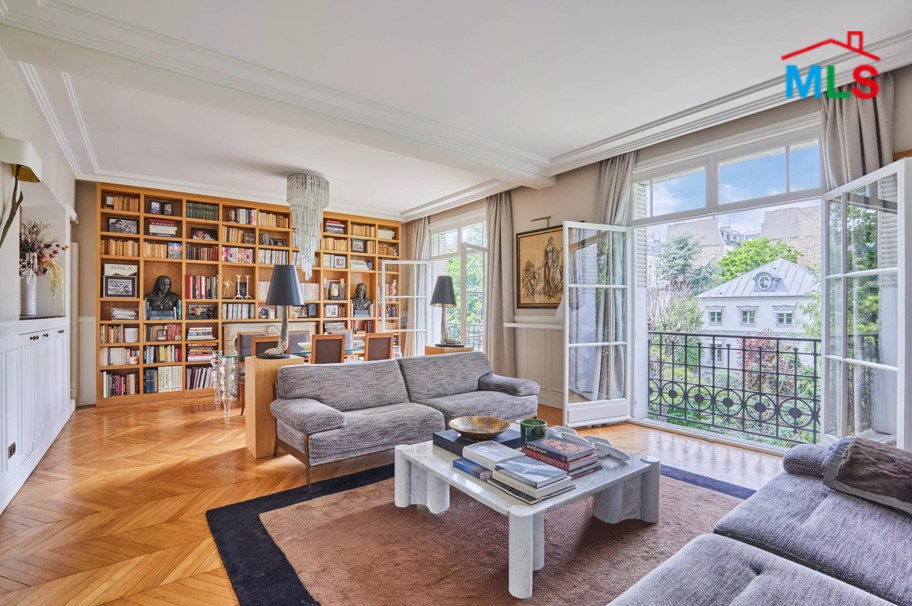 CHARMING APARTMENT FOR SALE l TERNES l PARIS 17ème l FRANCE - 126m2