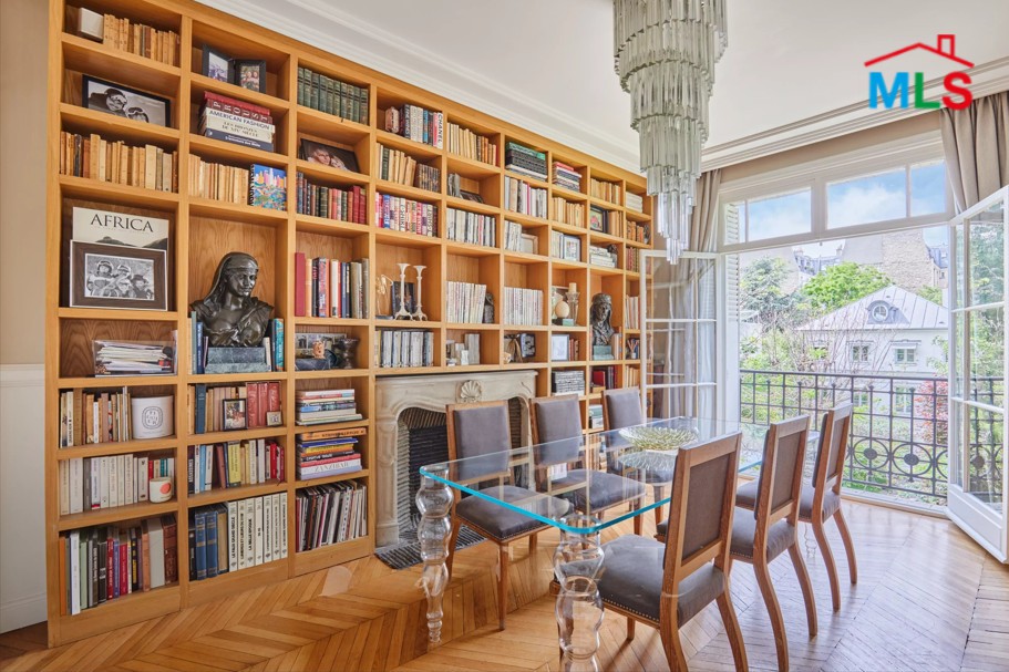 CHARMING APARTMENT FOR SALE l TERNES l PARIS 17ème l FRANCE - 126m2