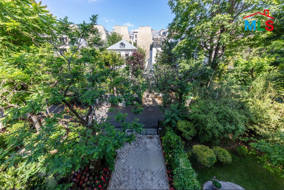 CHARMING APARTMENT FOR SALE l TERNES l PARIS 17ème l FRANCE - 126m2