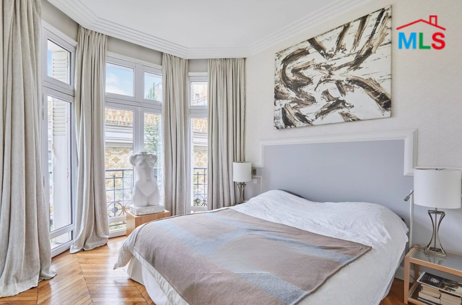 CHARMING APARTMENT FOR SALE l TERNES l PARIS 17ème l FRANCE - 126m2