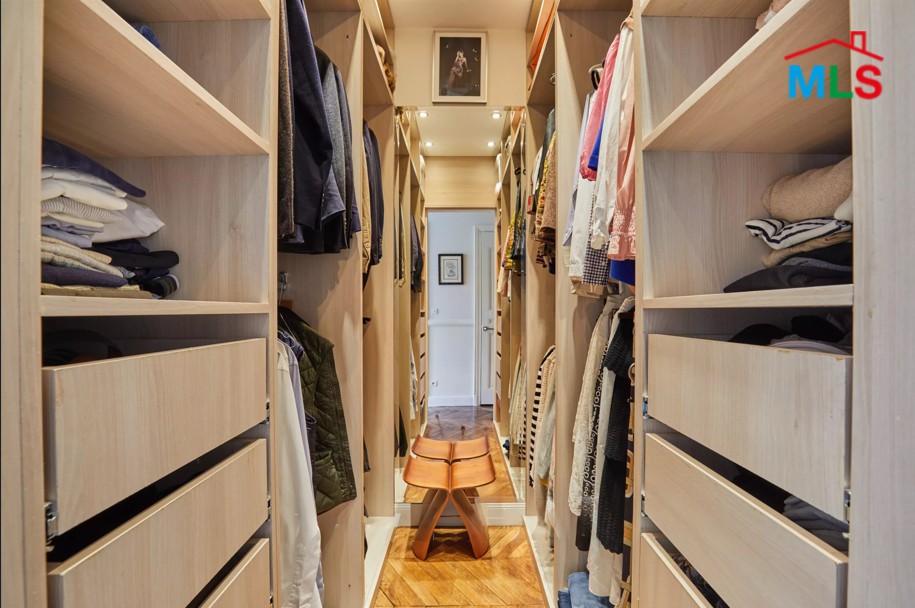 CHARMING APARTMENT FOR SALE l TERNES l PARIS 17ème l FRANCE - 126m2