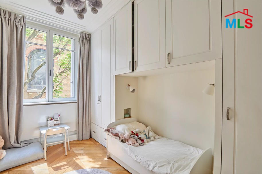 CHARMING APARTMENT FOR SALE l TERNES l PARIS 17ème l FRANCE - 126m2