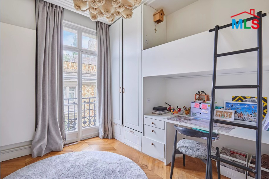 CHARMING APARTMENT FOR SALE l TERNES l PARIS 17ème l FRANCE - 126m2