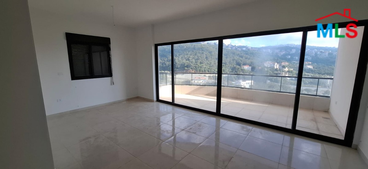 Spacious Apartment For Sale in Qannabet Broumana