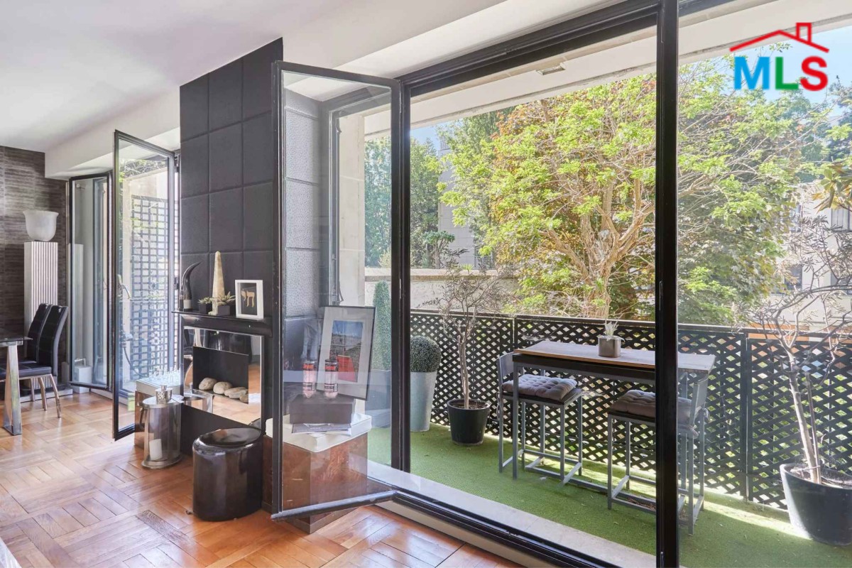 APARTMENT WITH BALCONY FOR SALE l MUETTE l PARIS 16ème l FRANCE - 84m2