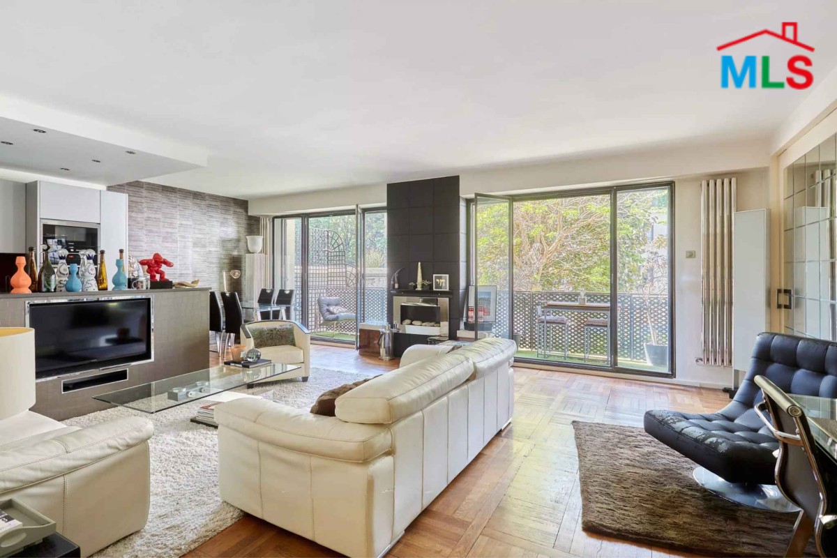 APARTMENT WITH BALCONY FOR SALE l MUETTE l PARIS 16ème l FRANCE - 84m2