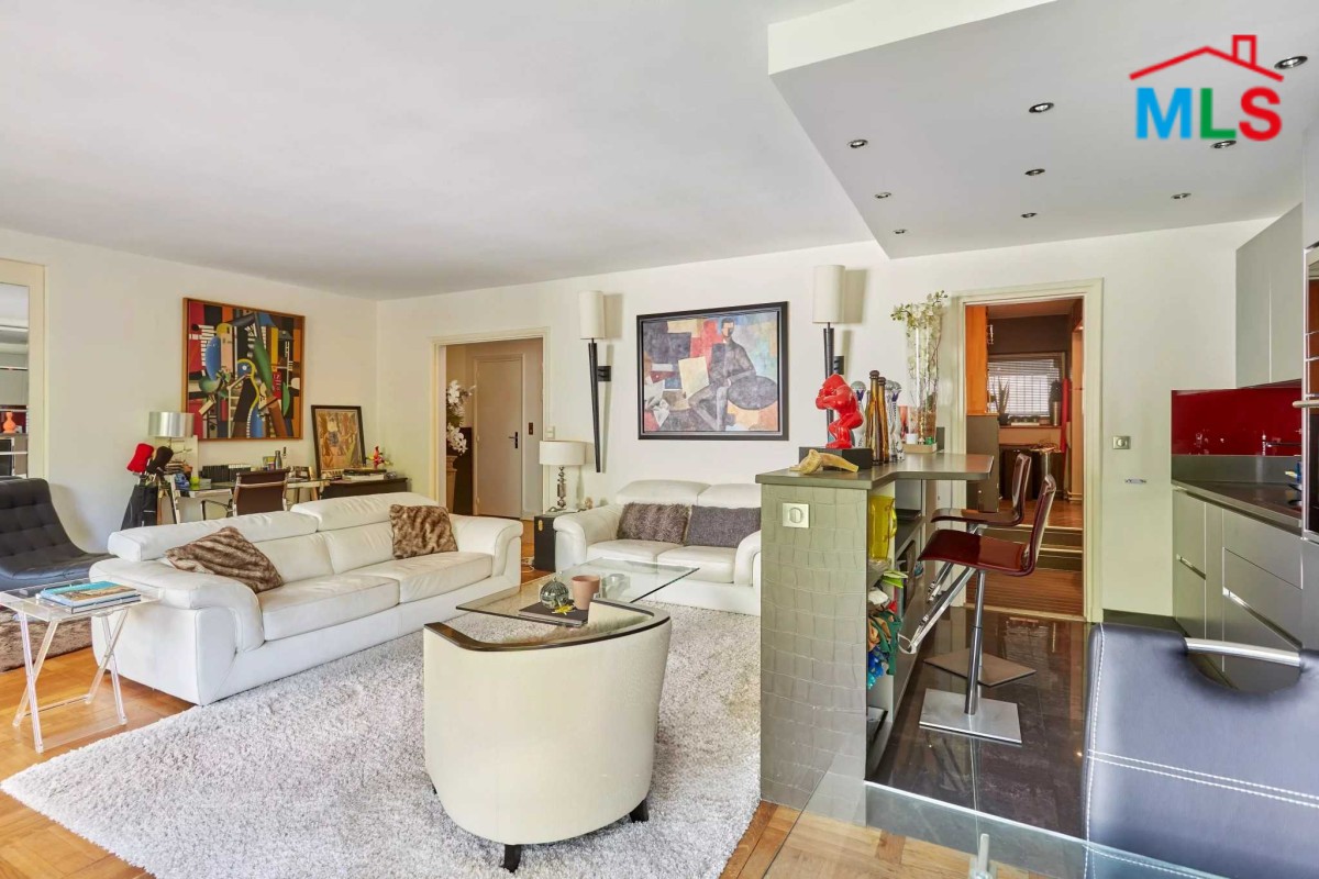 APARTMENT WITH BALCONY FOR SALE l MUETTE l PARIS 16ème l FRANCE - 84m2
