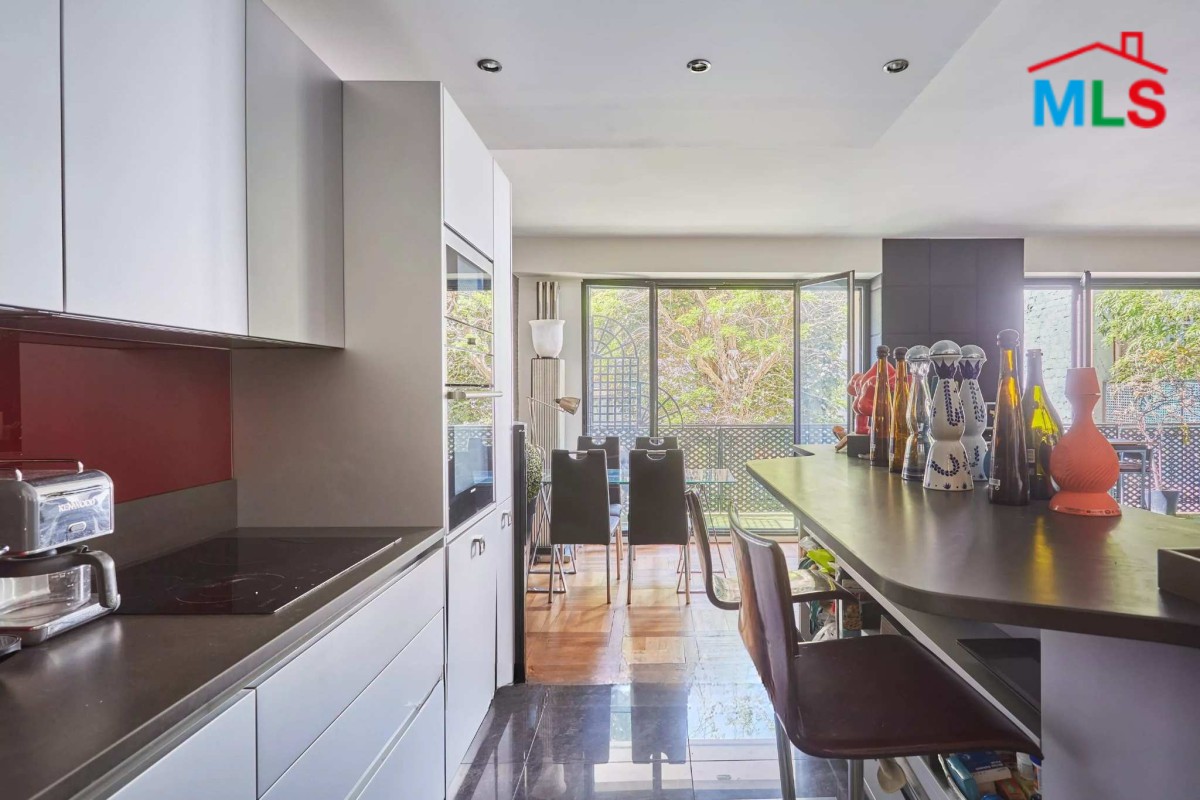APARTMENT WITH BALCONY FOR SALE l MUETTE l PARIS 16ème l FRANCE - 84m2