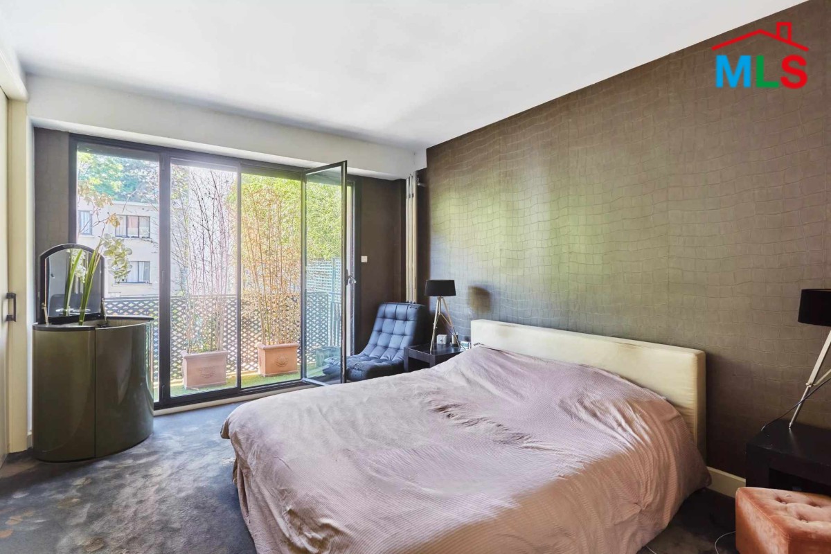 APARTMENT WITH BALCONY FOR SALE l MUETTE l PARIS 16ème l FRANCE - 84m2