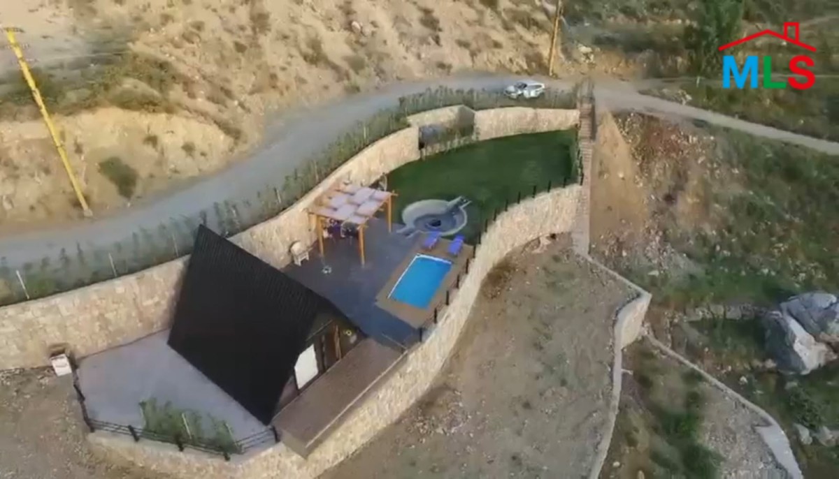 Land With Bungalow For Sale in Aintoura, El Metn