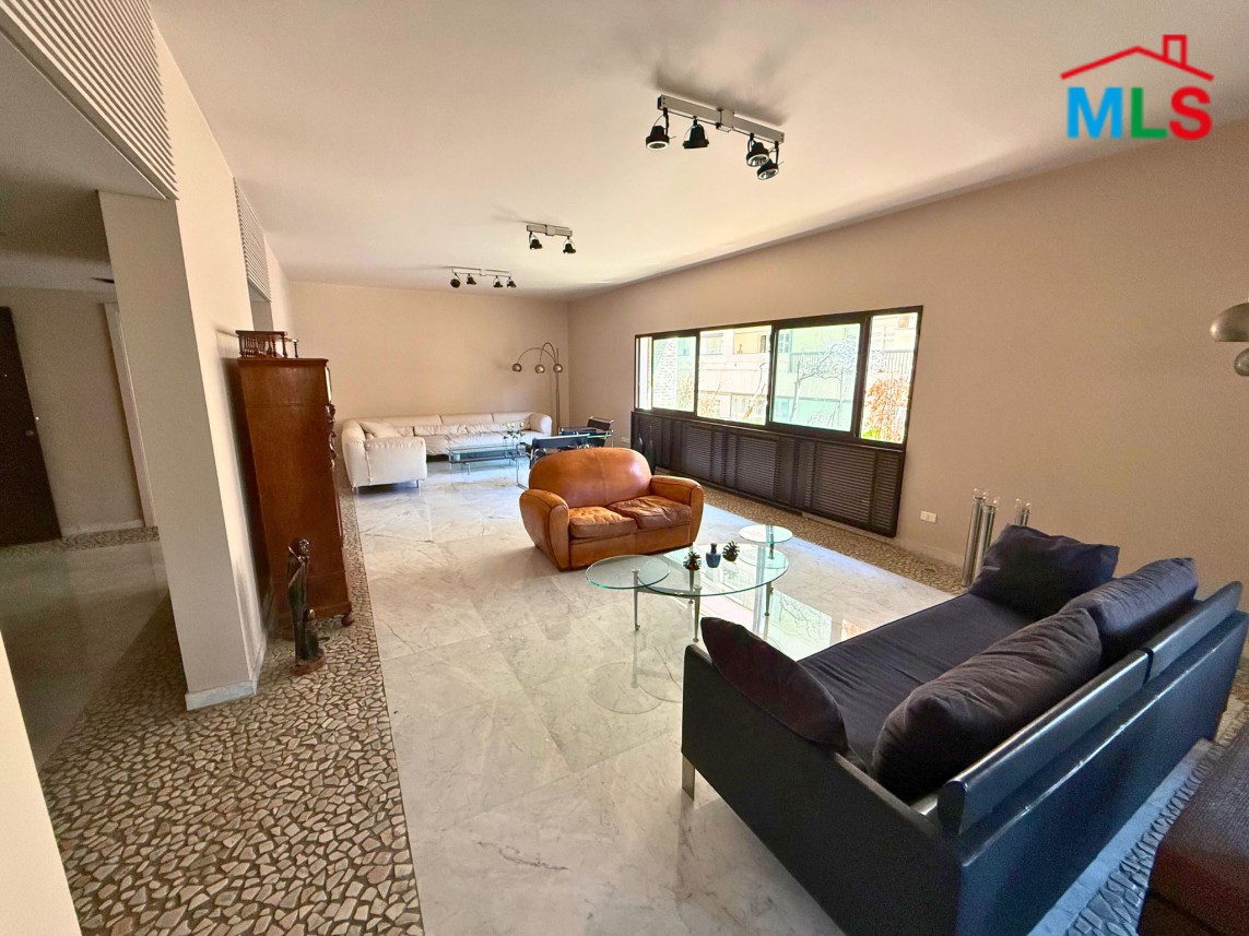 Furnished Apartment For Sale in Prime Location in Achrafieh, Carré D'or