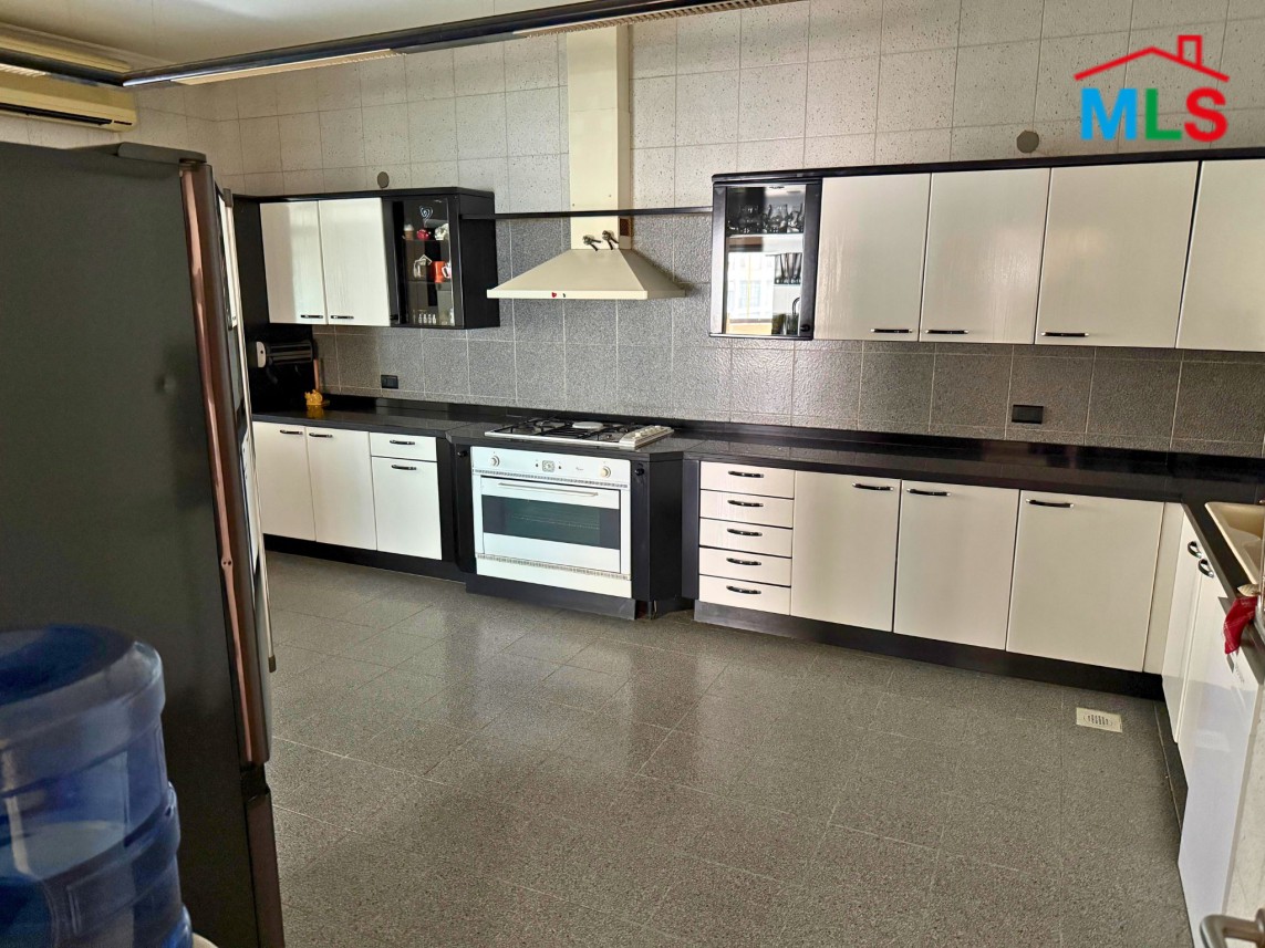 Furnished Apartment For Sale in Prime Location in Achrafieh, Carré D'or