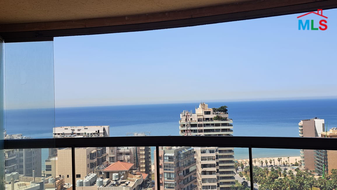 High-End Apartment with Amazing Sea View For Sale in Ramlet El Bayda