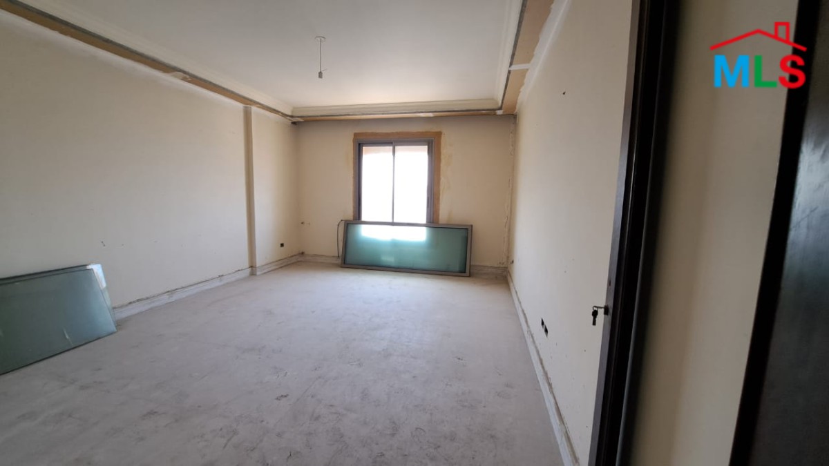 Spacious & High-End Apartment For Sale in Ramlet El Bayda