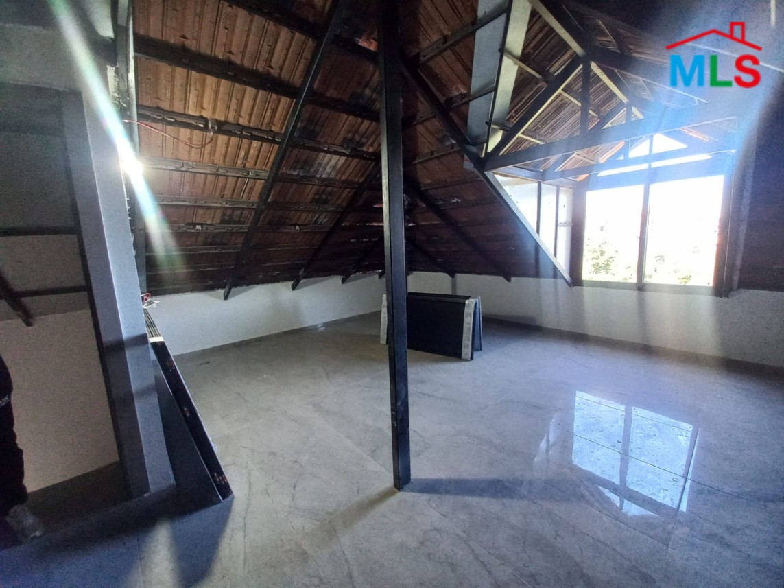 Unique Villa With Garden For Sale in Mechmech