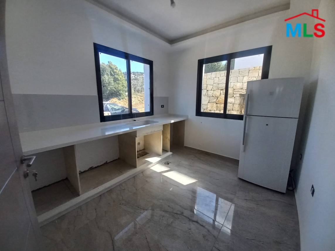 Unique Villa With Garden For Sale in Mechmech