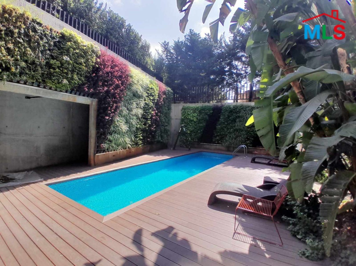 Stunning 300 SQM Ready to Move-In Office For Sale in Achrafieh