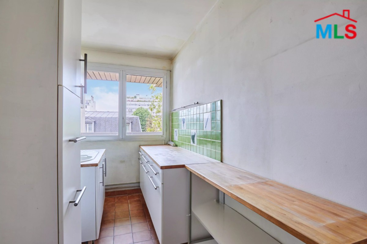 APARTMENT WITH BALCONY FOR SALE l MICHEL ANGE I PARIS 16ème l FRANCE- 53m2