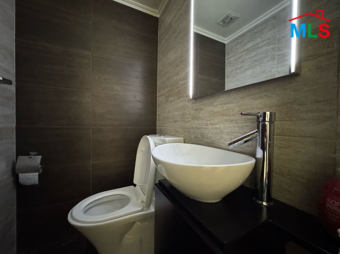 Fully Furnished Apartment For Sale in Mansourieh, Daychounieh