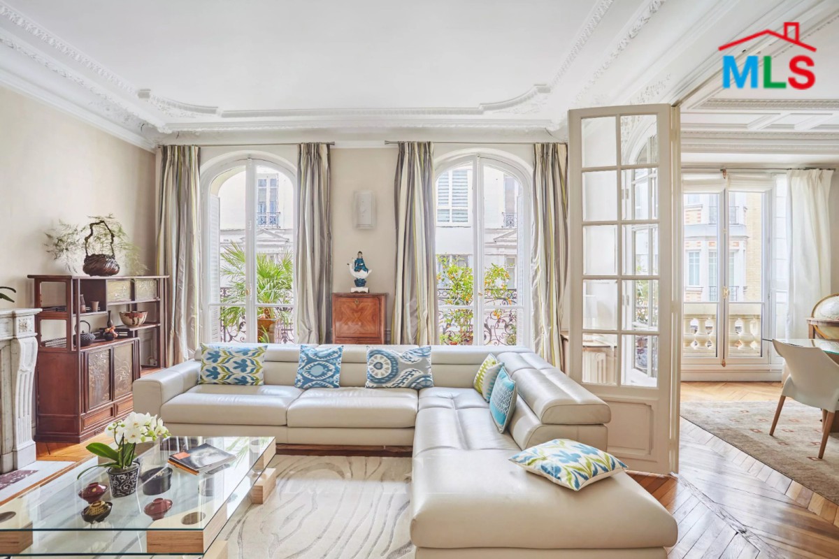 FAMILY APARTMENT FOR SALE l LONGCHAMP I PARIS 16ème l FRANCE- 130m2