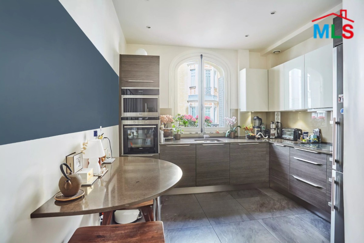 FAMILY APARTMENT FOR SALE l LONGCHAMP I PARIS 16ème l FRANCE- 130m2