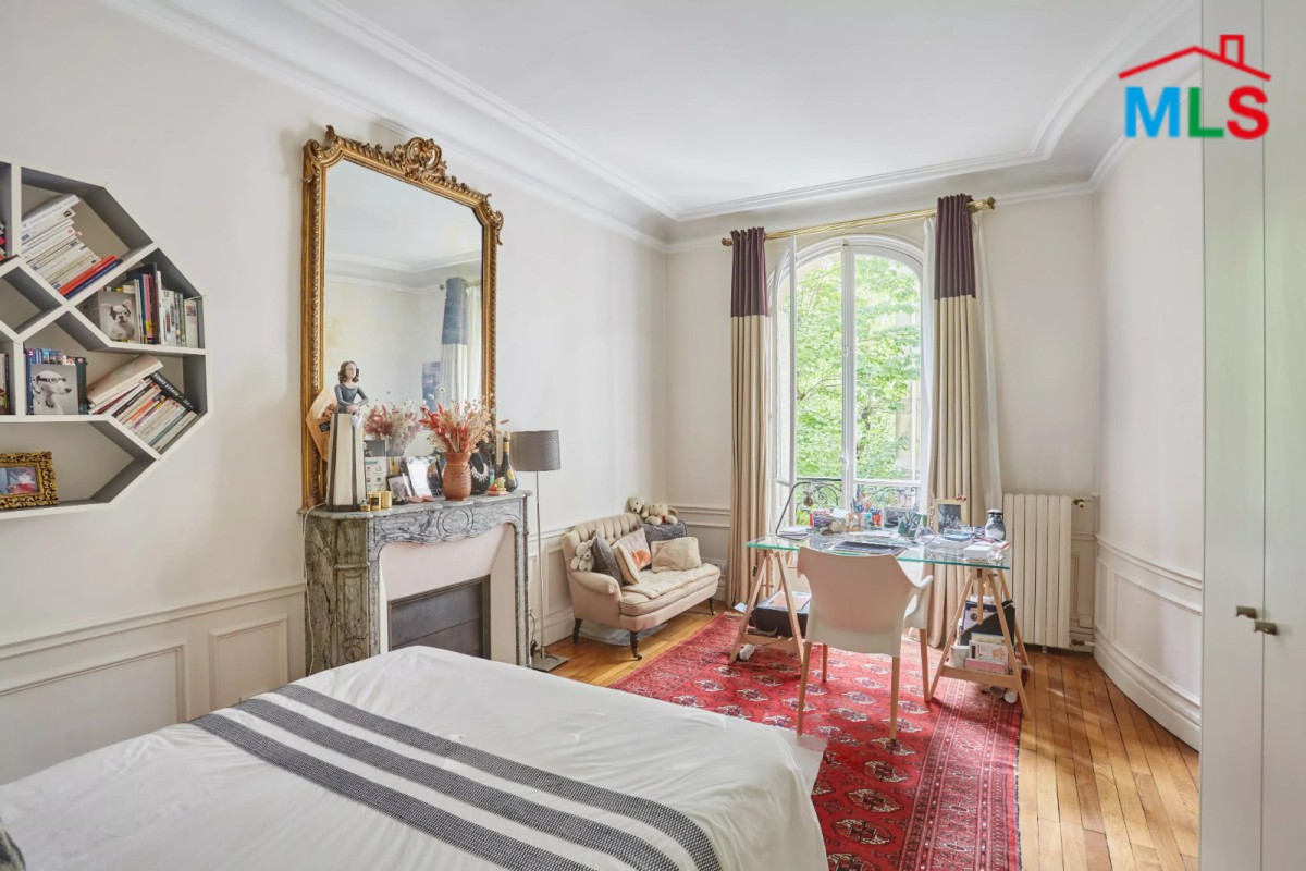 FAMILY APARTMENT FOR SALE l LONGCHAMP I PARIS 16ème l FRANCE- 130m2