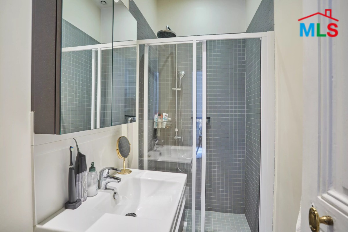 FAMILY APARTMENT FOR SALE l LONGCHAMP I PARIS 16ème l FRANCE- 130m2