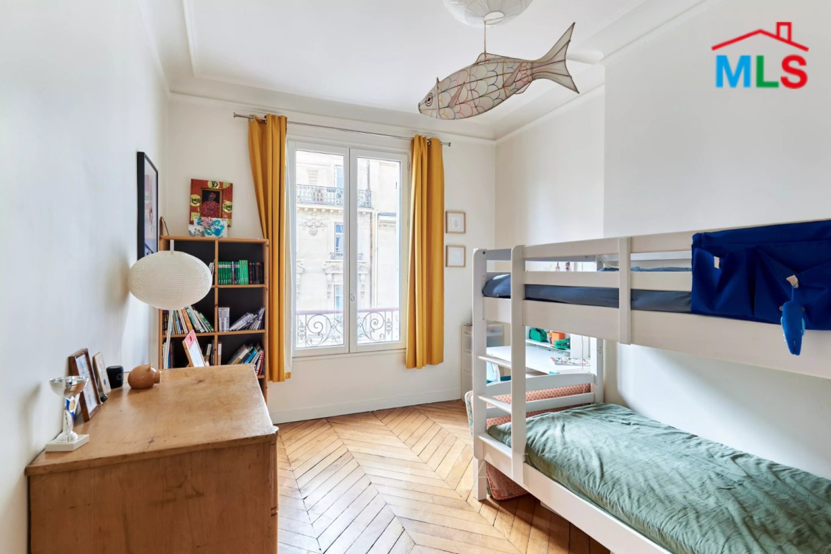 BRIGHT APARTMENT FOR SALE l Ave. VILLIERS l PARIS 17ème l FRANCE - 106m2