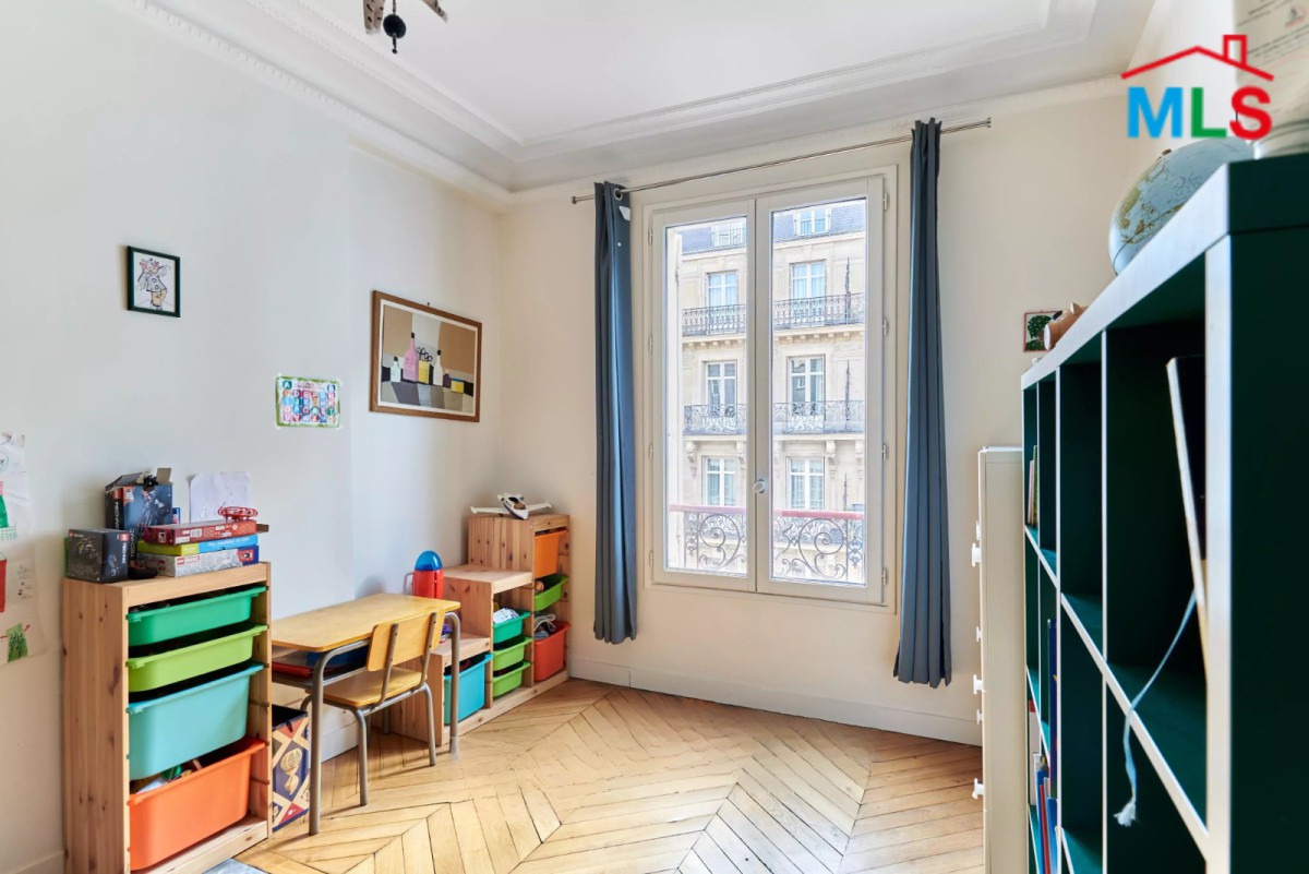 BRIGHT APARTMENT FOR SALE l Ave. VILLIERS l PARIS 17ème l FRANCE - 106m2