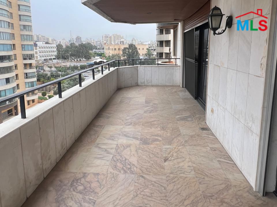 Spacious & High-End Duplex For Sale in Ramlet El Bayda