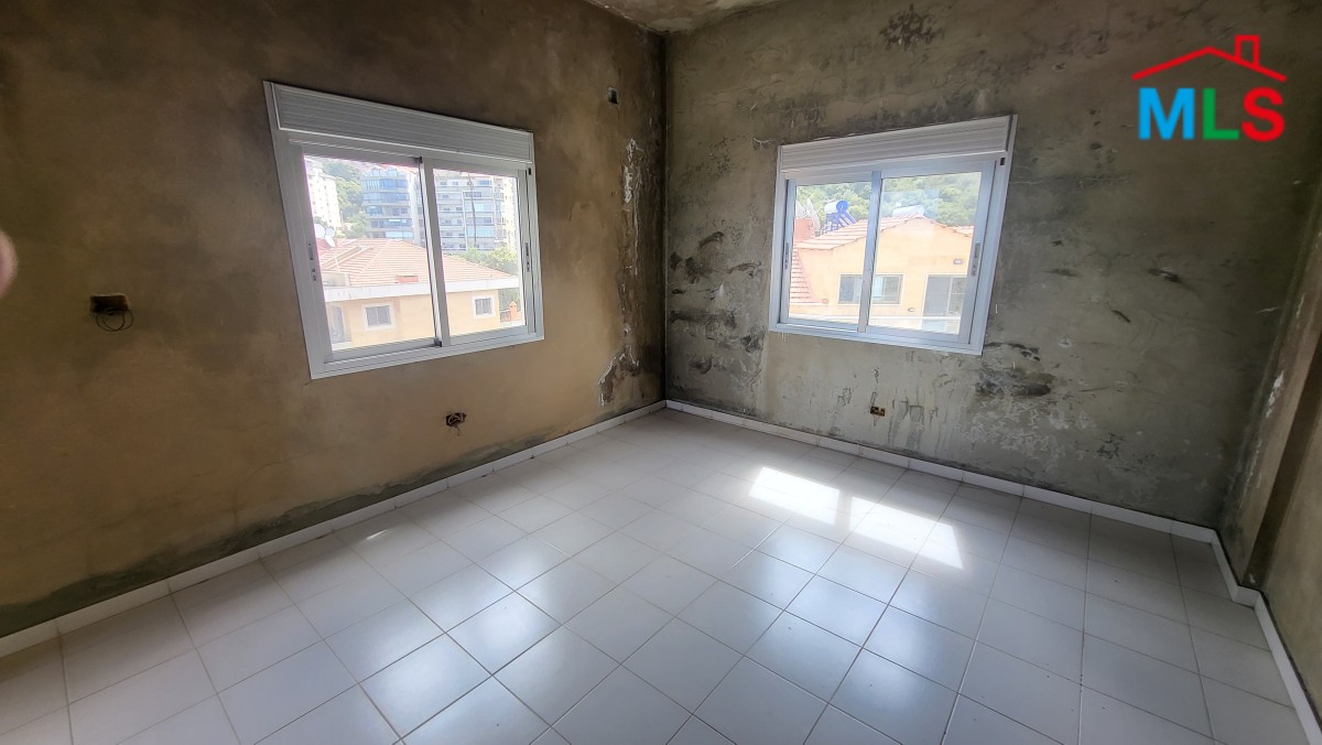 Spacious Apartment With A Nice View For Sale in Haret Sakher