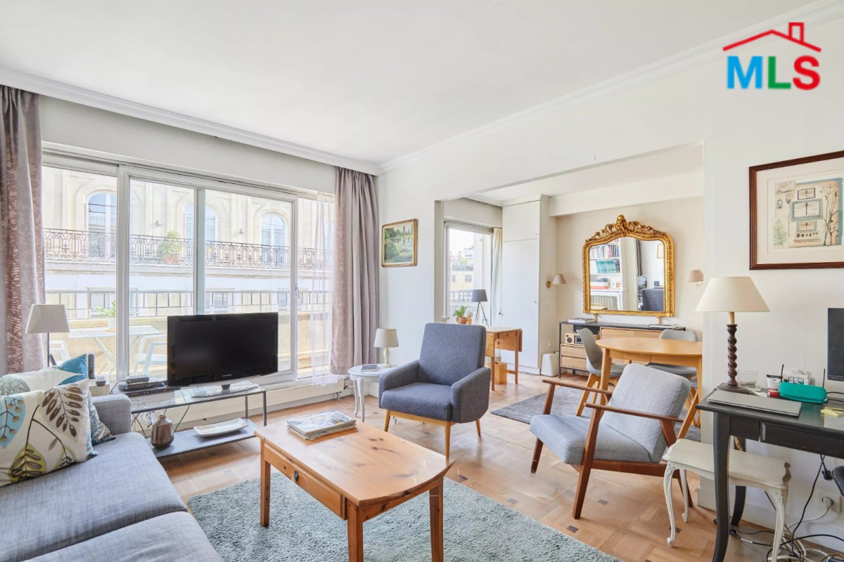 APARTMENT WITH BALCONY FOR SALE l MUETTE l PARIS 16ème l FRANCE - 64m2