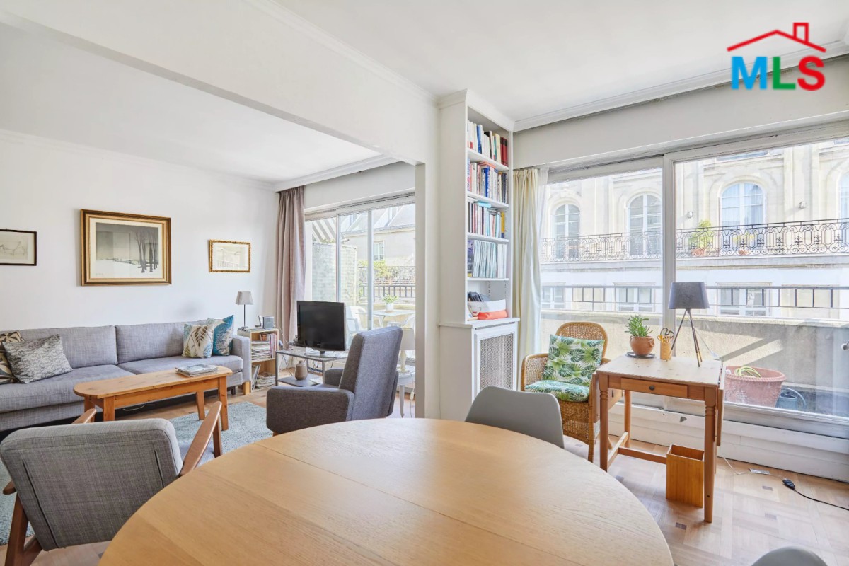 APARTMENT WITH BALCONY FOR SALE l MUETTE l PARIS 16ème l FRANCE - 64m2