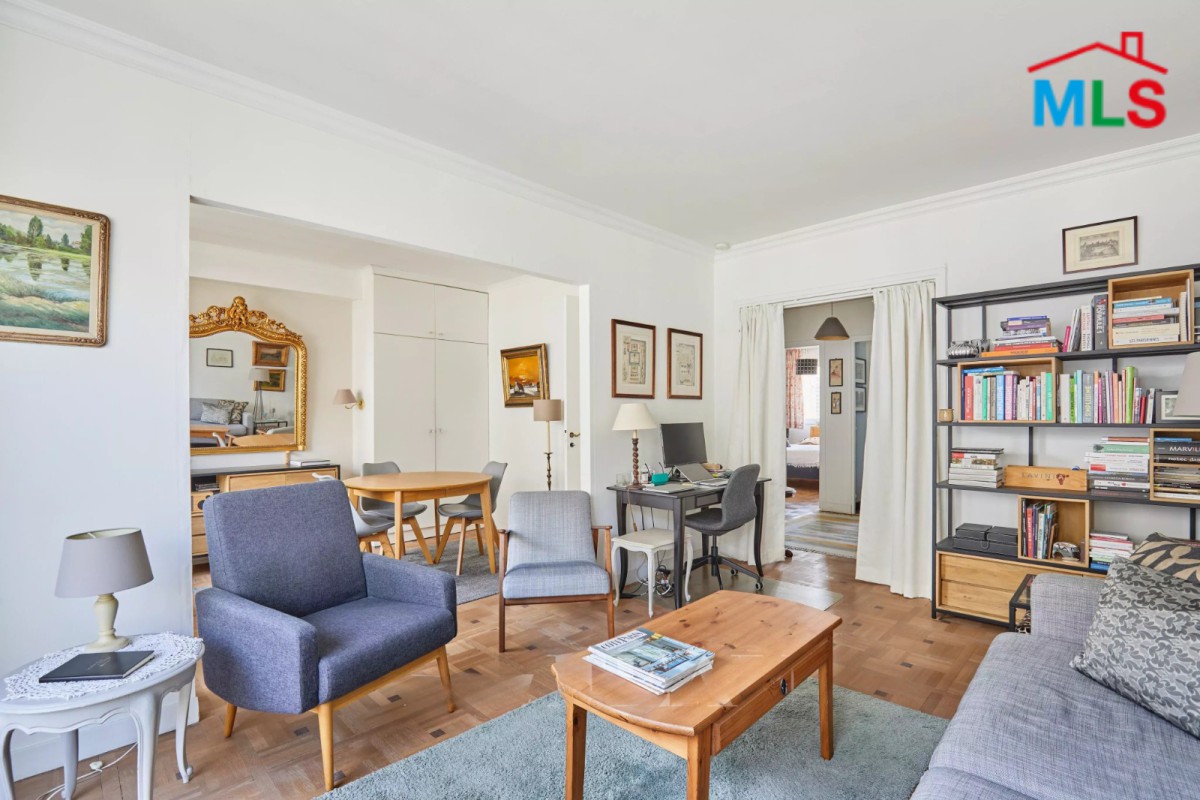 APARTMENT WITH BALCONY FOR SALE l MUETTE l PARIS 16ème l FRANCE - 64m2
