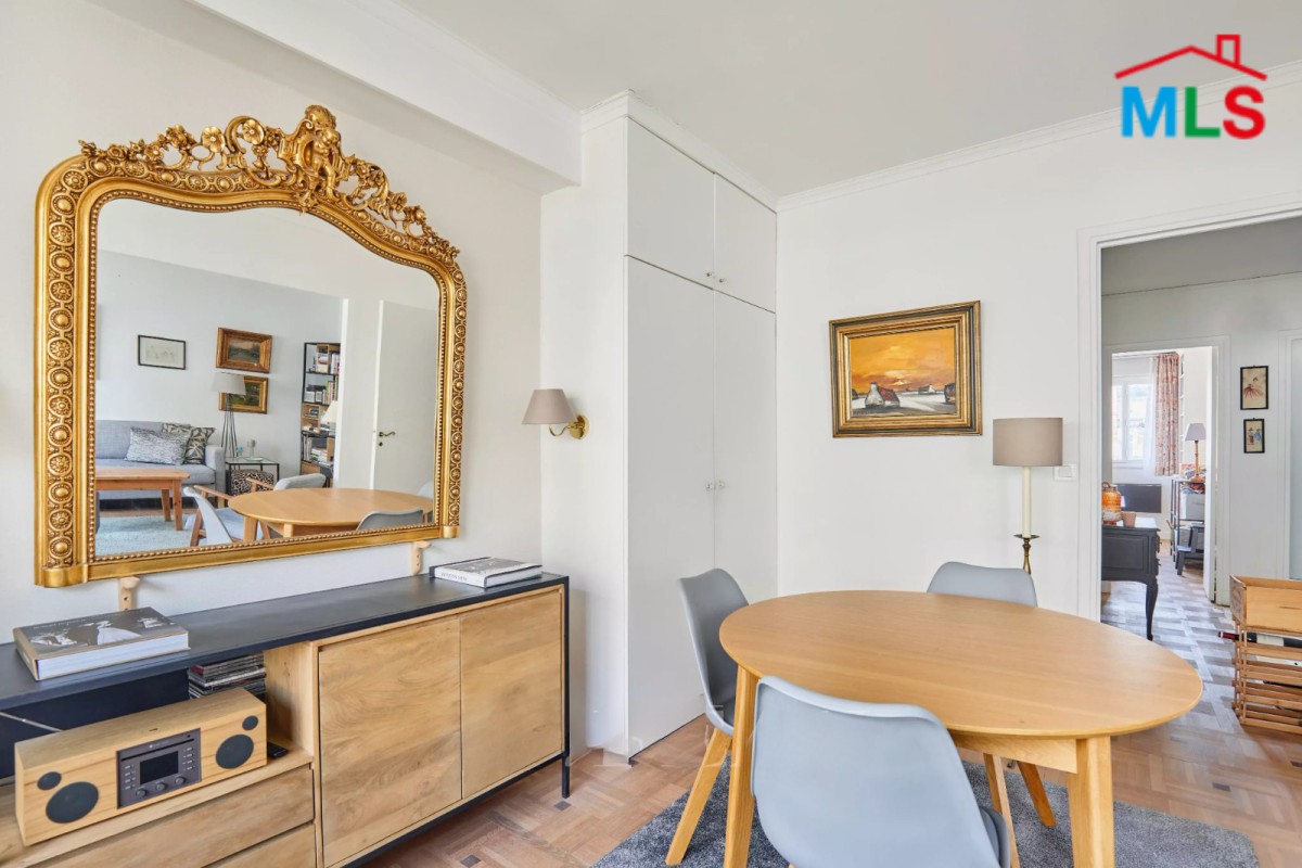 APARTMENT WITH BALCONY FOR SALE l MUETTE l PARIS 16ème l FRANCE - 64m2