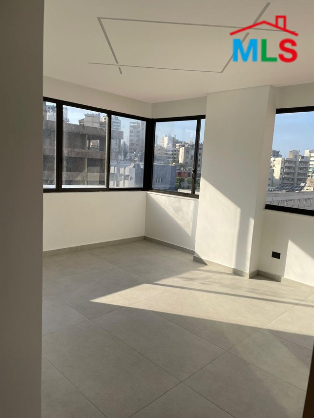 135 SQM Office For Sale in Sin El Fil