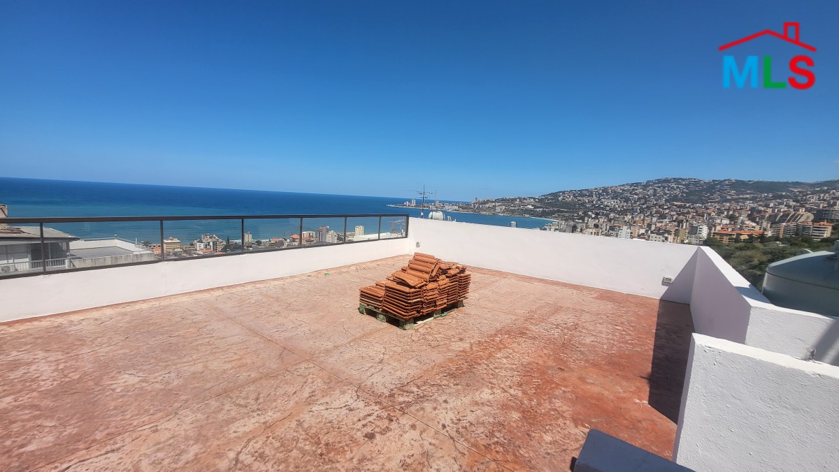 Roof With Amazing Sea View For Sale in Haret Sakher