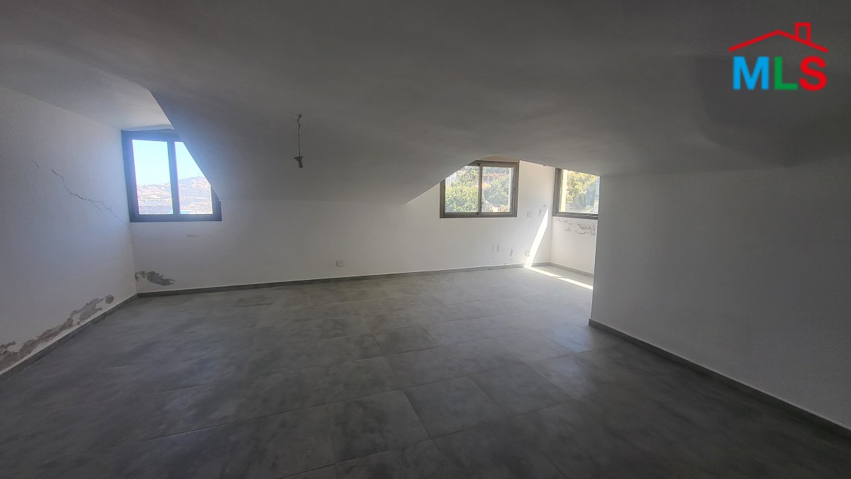 Roof With Amazing Sea View For Sale in Haret Sakher
