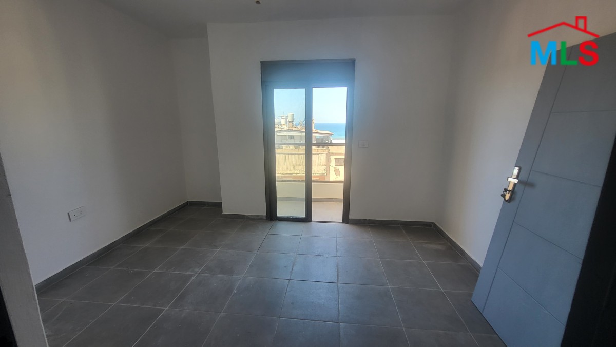 Roof With Amazing Sea View For Sale in Haret Sakher