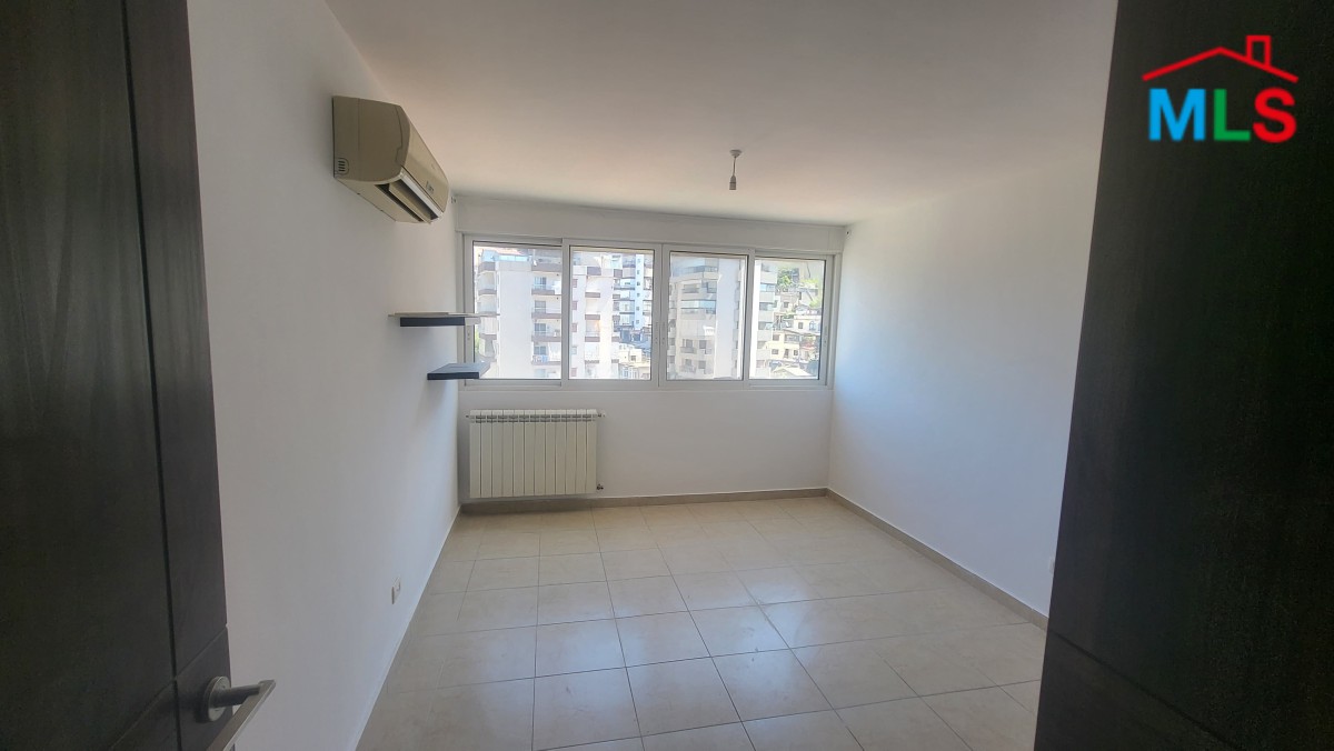 Spacious Apartment For Sale in Haret Sakher