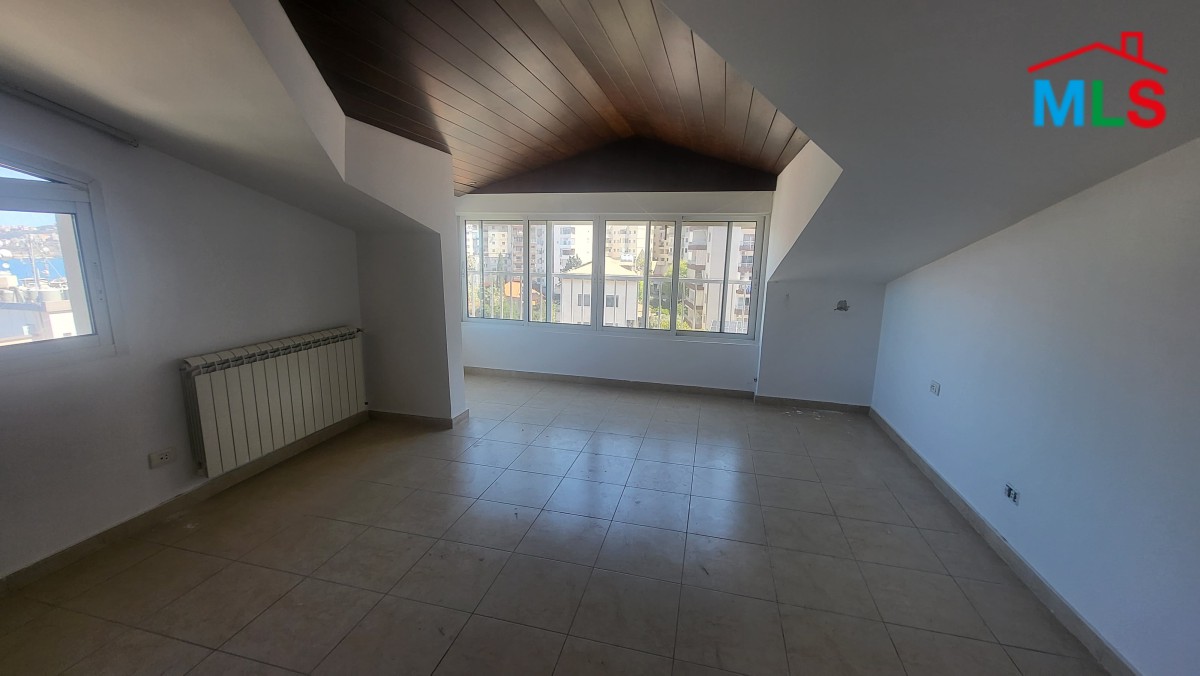 Spacious Apartment For Sale in Haret Sakher
