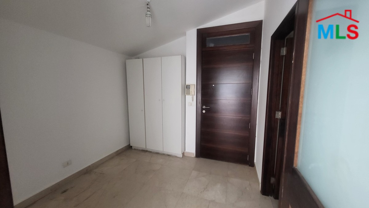 Spacious Apartment For Sale in Haret Sakher