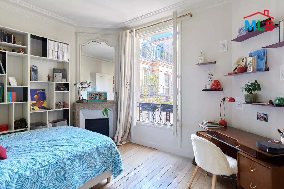 APARTMENT WITH BALCONY FOR SALE l MUETTE I PARIS 16ème l FRANCE- 92m2
