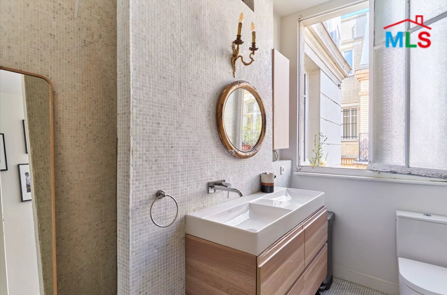 APARTMENT WITH BALCONY FOR SALE l MUETTE I PARIS 16ème l FRANCE- 92m2