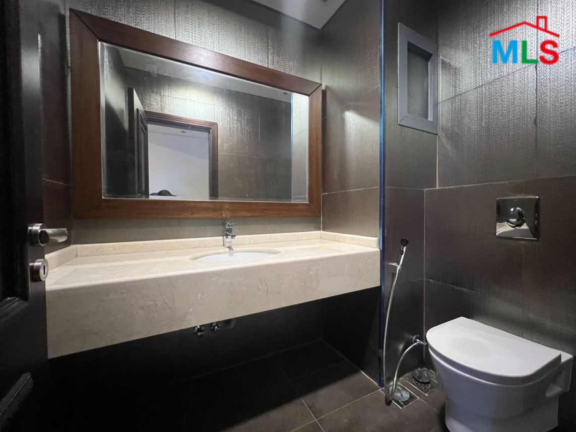 Super Deluxe Apartment For Sale in Horsh Tabet