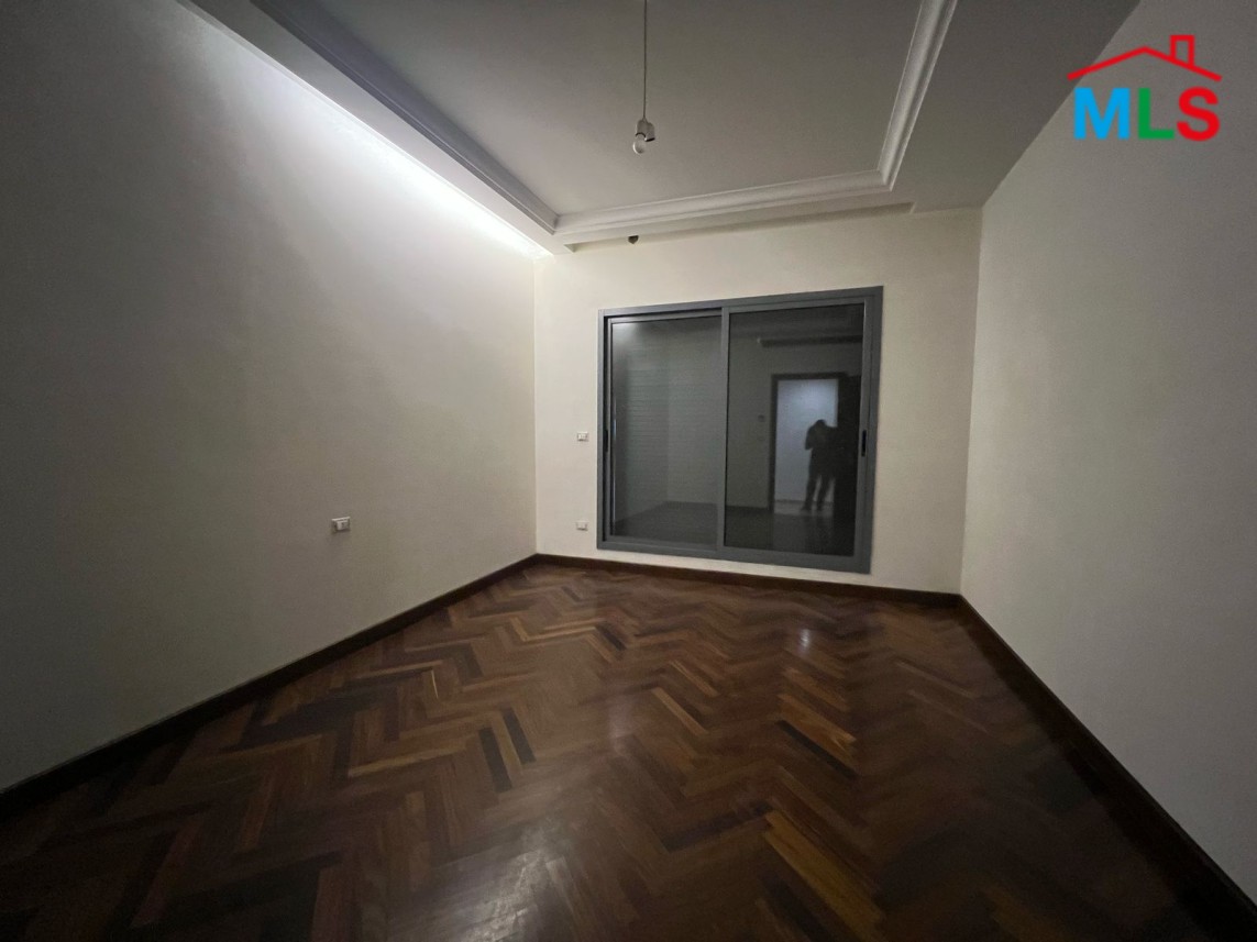 Super Deluxe Apartment For Sale in Horsh Tabet