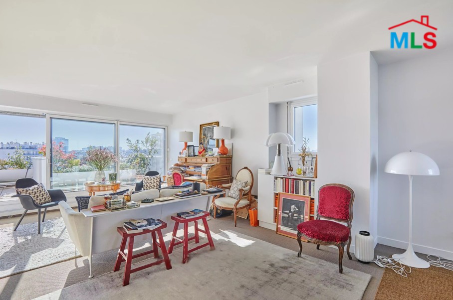 APARTMENT WITH TERRACE FOR SALE l LECOURBE I PARIS 15ème l FRANCE- 111m2