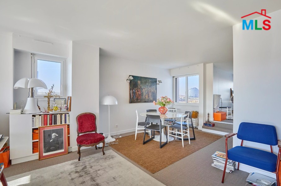 APARTMENT WITH TERRACE FOR SALE l LECOURBE I PARIS 15ème l FRANCE- 111m2