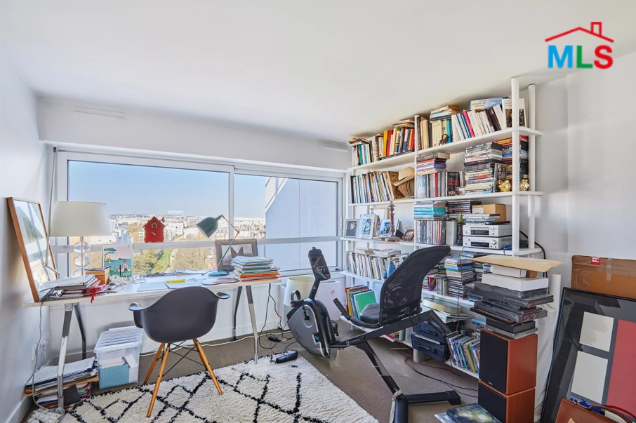 APARTMENT WITH TERRACE FOR SALE l LECOURBE I PARIS 15ème l FRANCE- 111m2
